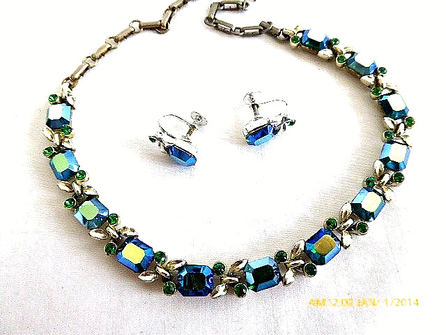 VINTAGE LISNER EMERALD CUT AB BLUE GREEN NECKLACE EARRINGS SET