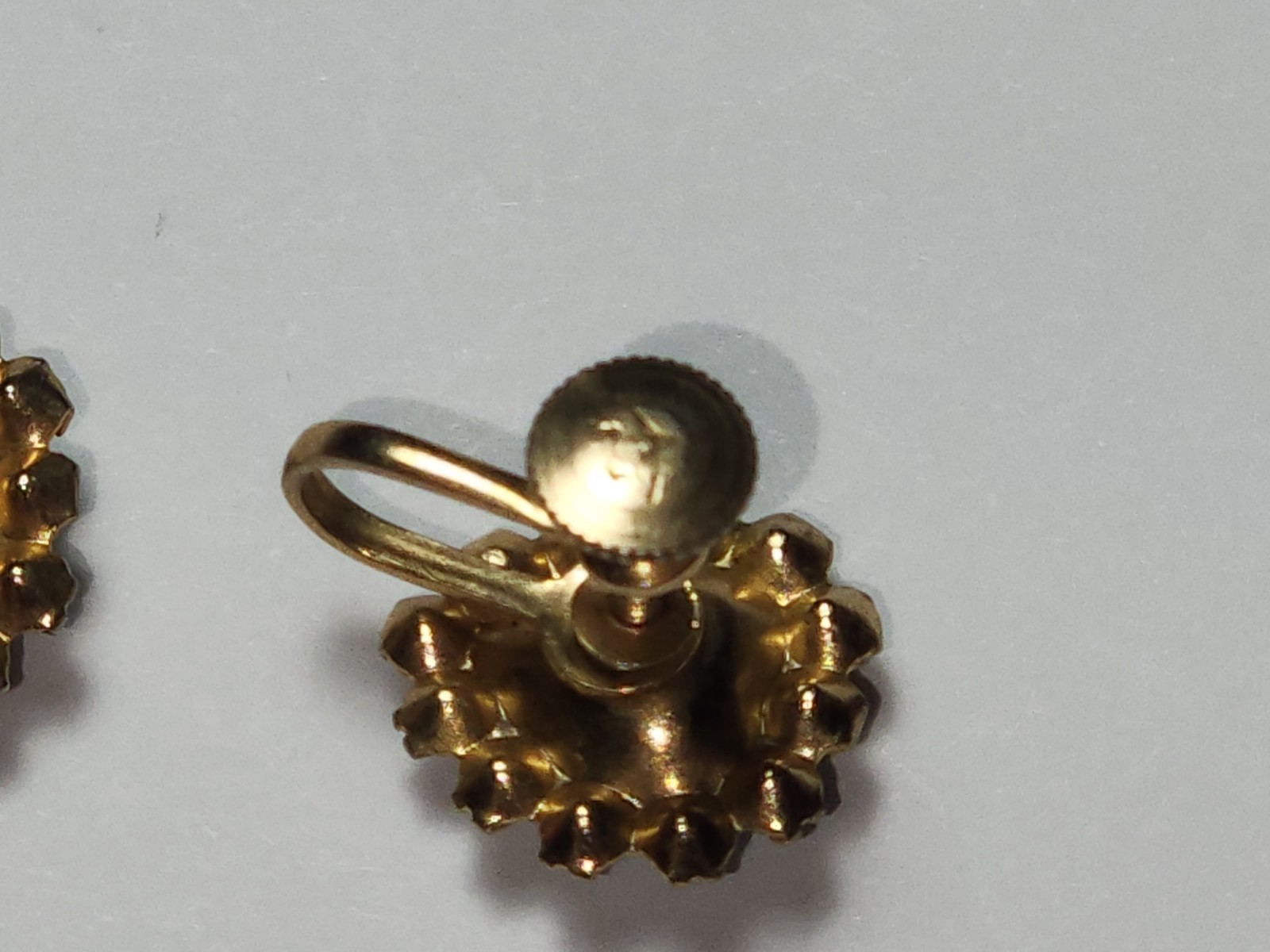 1950s Guilloche Rhinestone Screwback Heart Vtg Earrings Gold Tone Women Jewelry