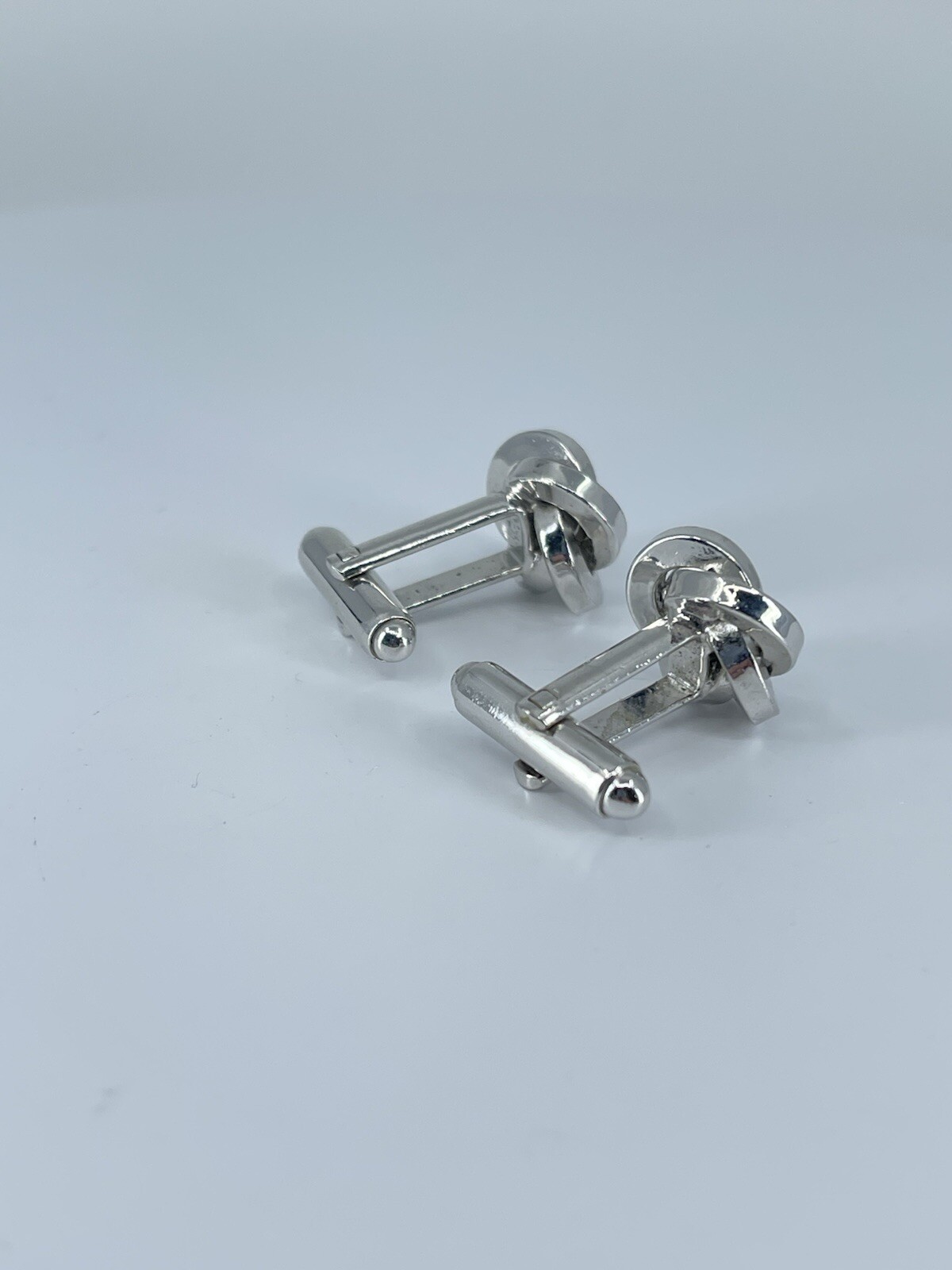 Silver tone Knot cufflinks polished metal knotted design bullet backs 7/8″