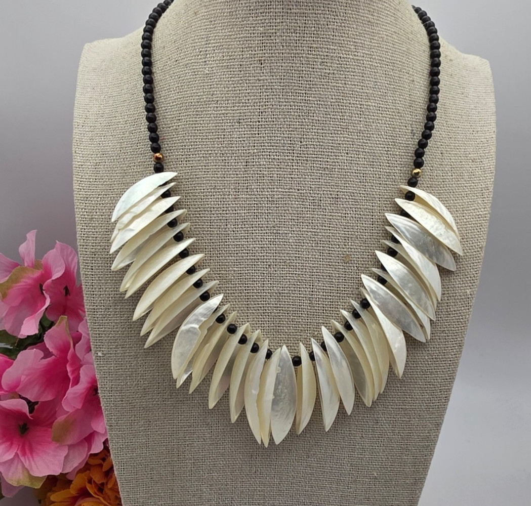 Vintage Mother Of Pearl Shell Fringe Bib Necklace Black Bead Tribal Boho 25″