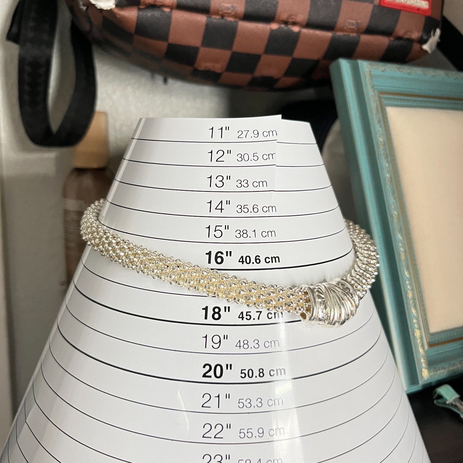 Vintage Retro Silver Tone Popcorn Mesh Link Necklace Ribbed Shell Centerpiece