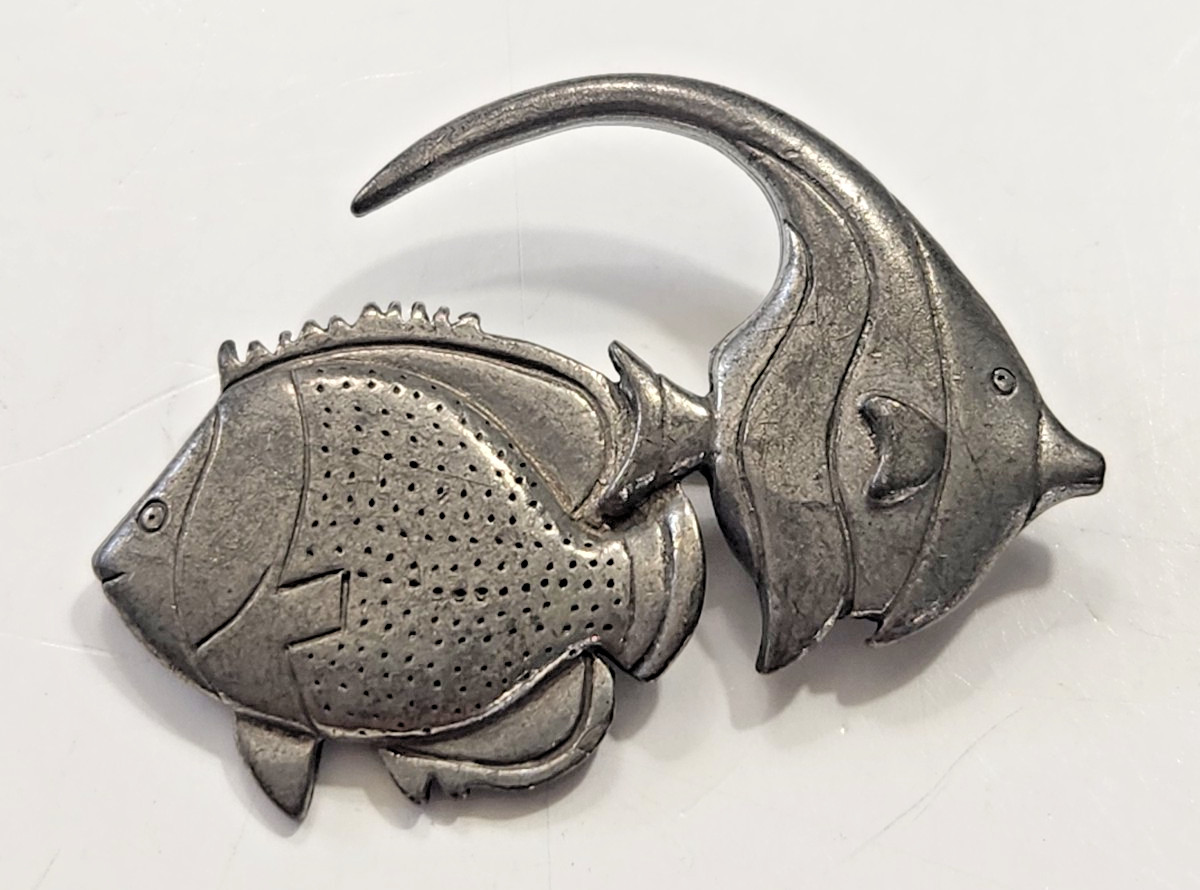 Vtg 80s 2 Fish Brooch Lead Free Pewter Jim Clift Designs Oceanside Beachy Swim