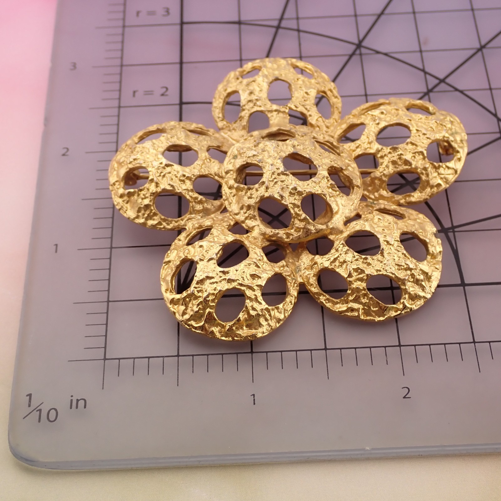 Vintage Lester Joy Signed Gold Tone Textured Flower Pin Brooch