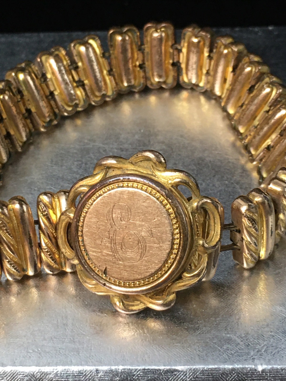 Unique Vtg Expansion Locket Sweetheart Bracelet Watch Style Face