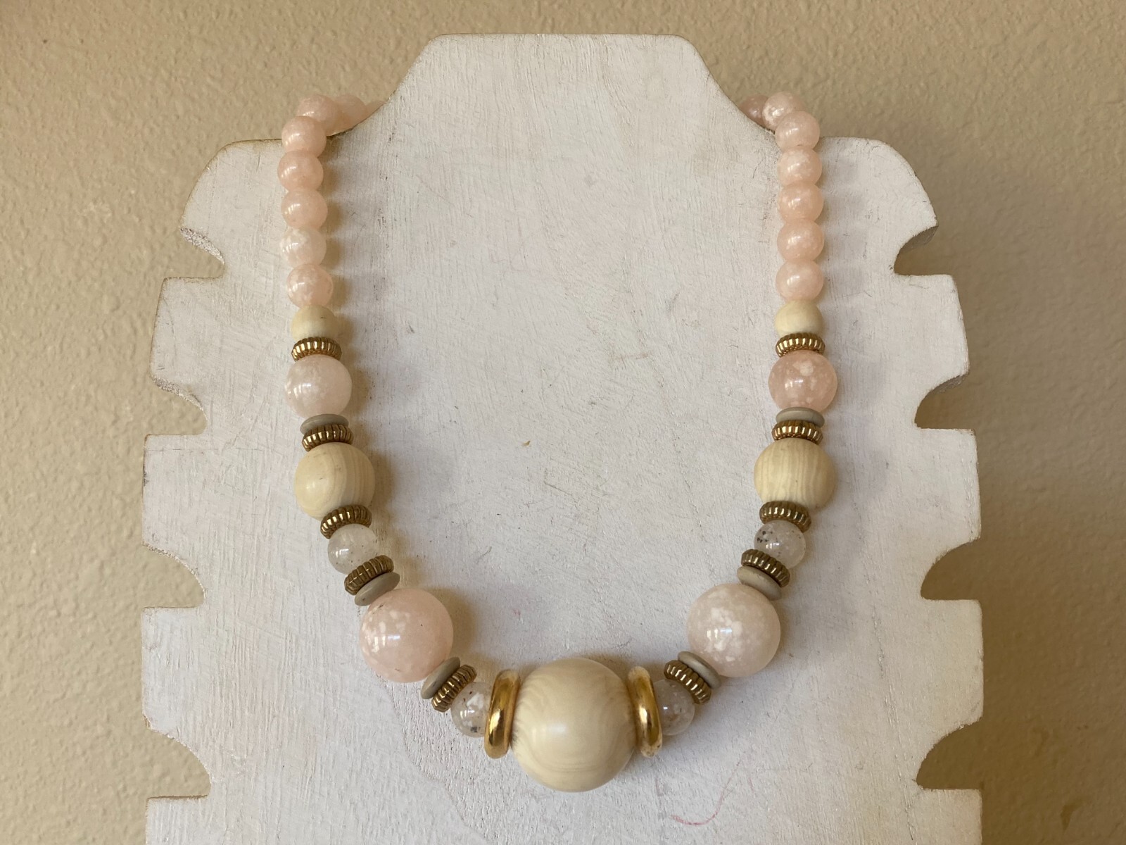 Vintage Graduated Pink Lucite and Wood Bead Necklace – 18″