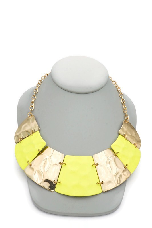 Vintage Necklace Gold Tone Yellow Enamel 18″