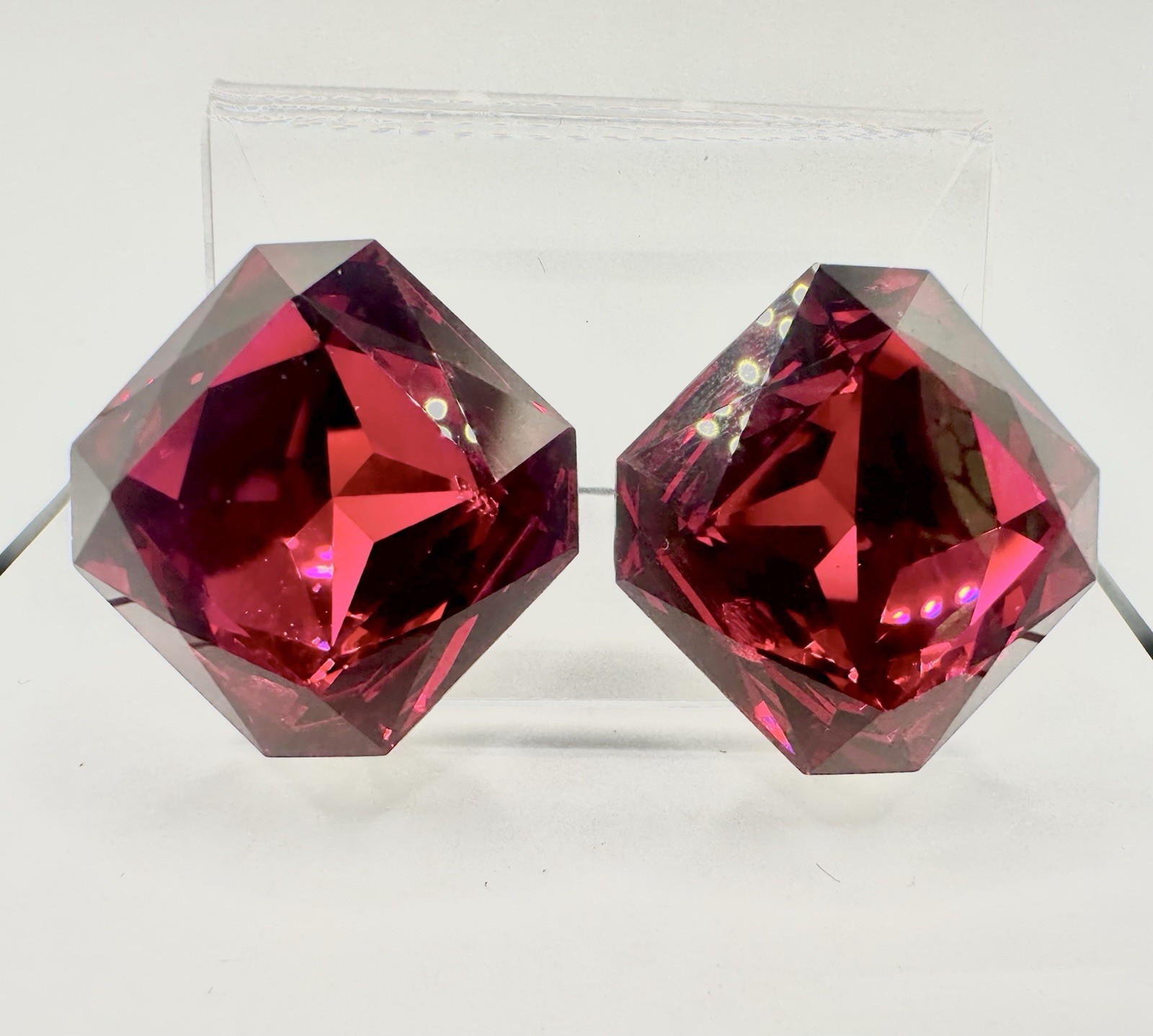 VTG Fuchsia Pink Red Crystal? Clip Earrings Gold Tone Runway Designer Rare Read