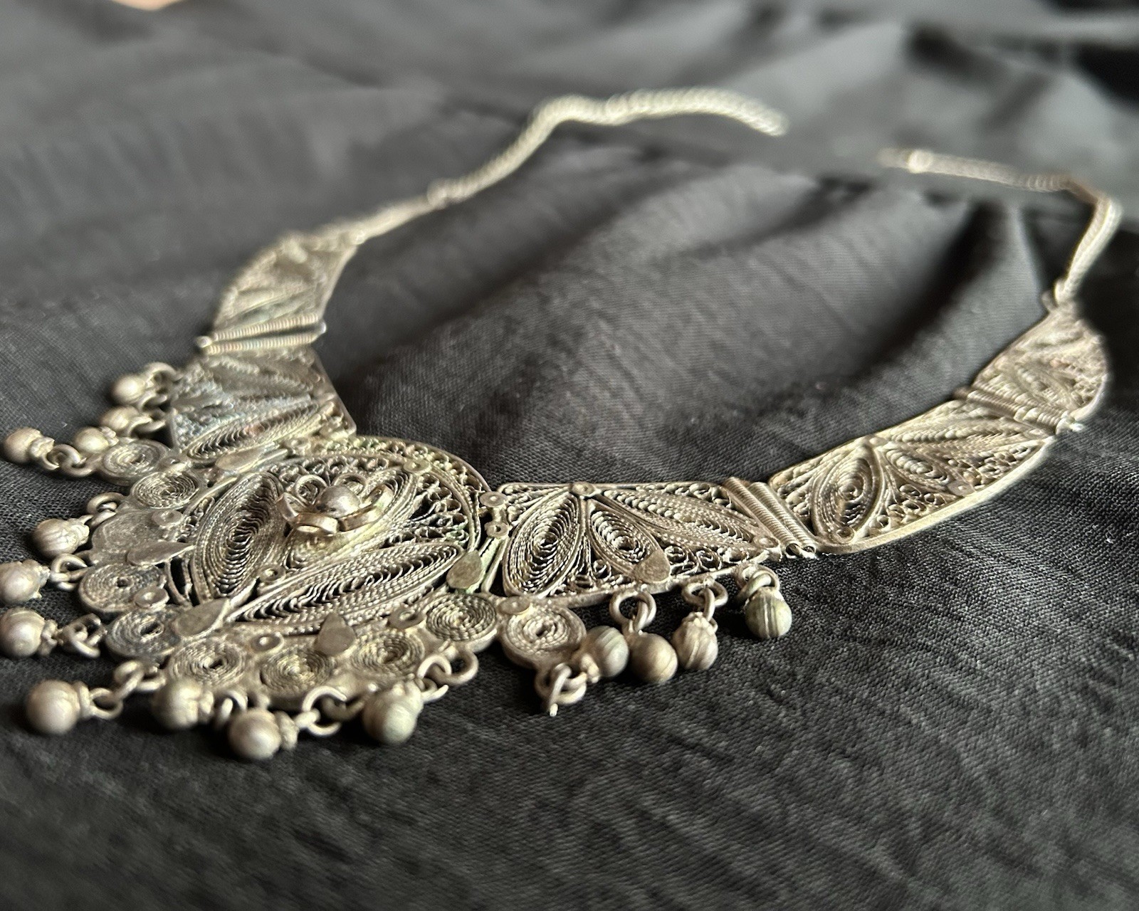 VTG Rare Spun Silver Filigree Artisan Flower Dangle Bib Statement Panel Necklace