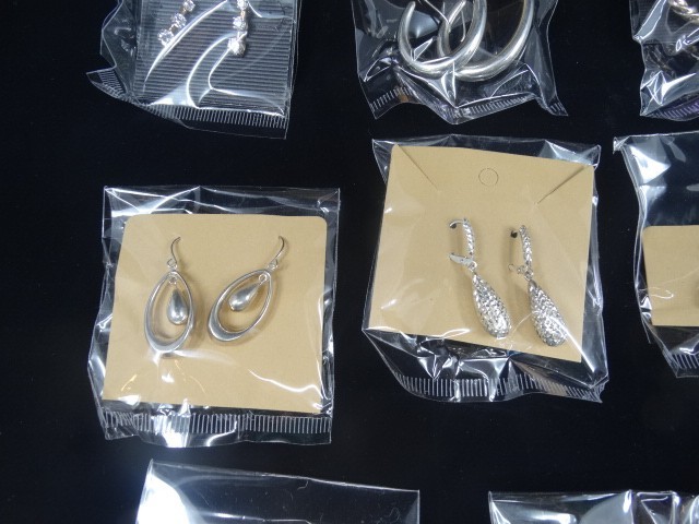 Lot of 11 Pre-Owned .925 Silver Pierced Earrings Packaged & Priced by Weight 44g