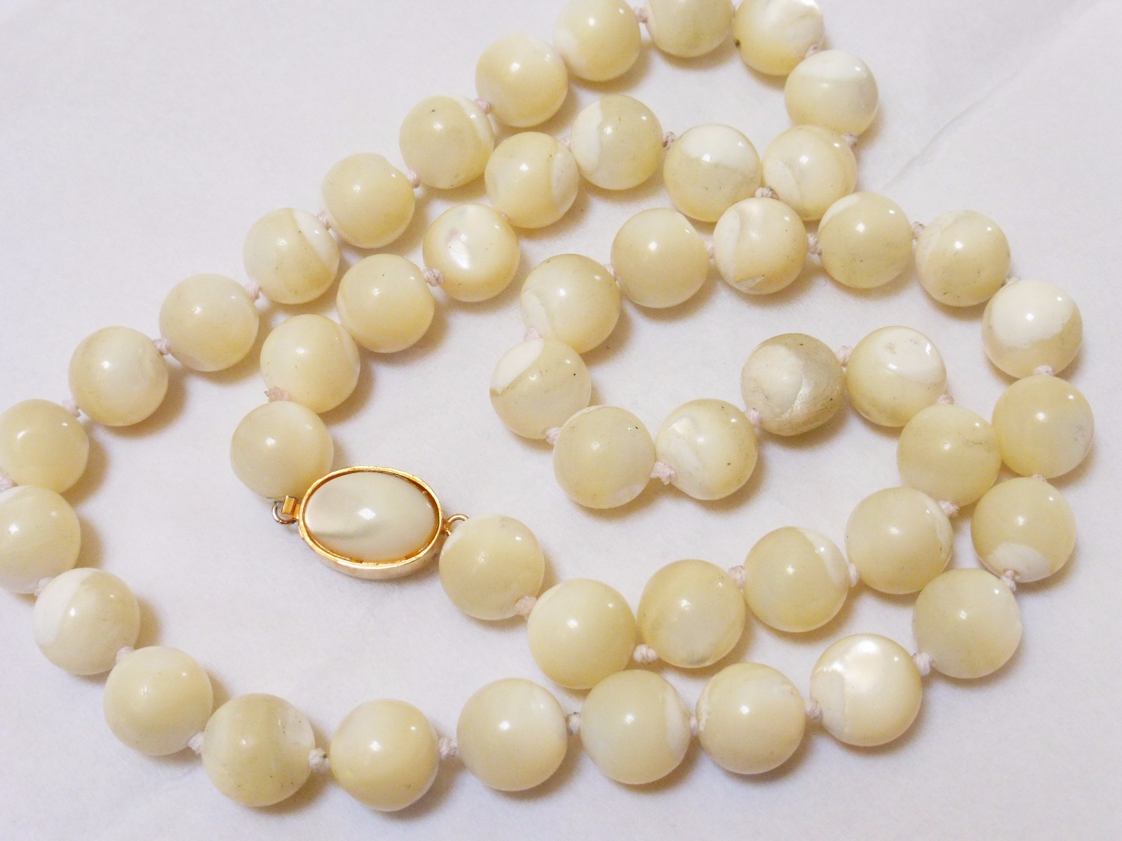 Vintage Art Deco Mother of Pearl Bead Necklace, Silver Clasp
