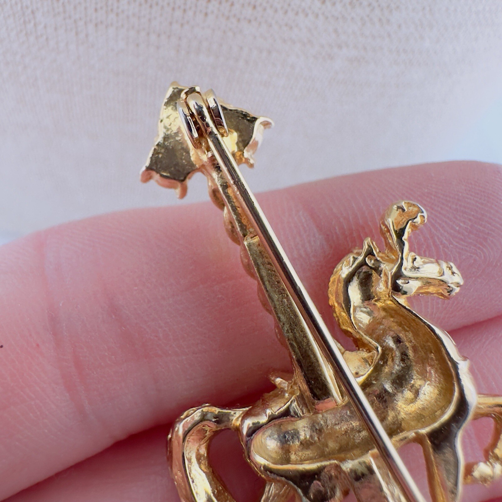 VINTAGE CORO ADOLPH KATZ? MERRY GO ROUND CAROUSEL HORSE BROOCH PIN CLIP UNSIGNED
