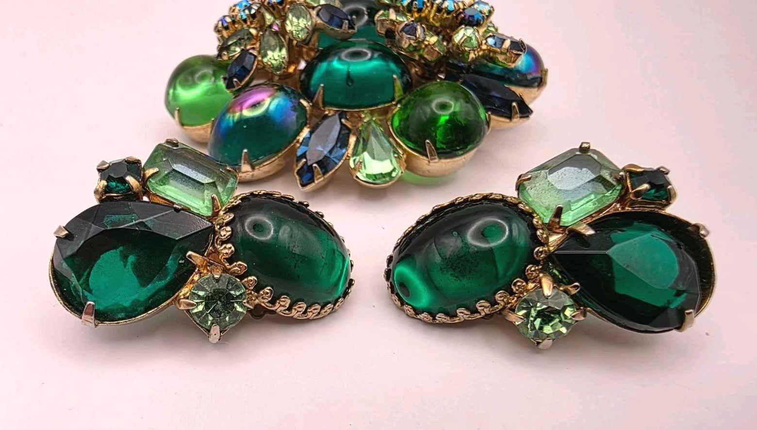 Vintage Unsigned Hattie Carnegie Green, Heliotrope Glass Brooch/Married Earrings