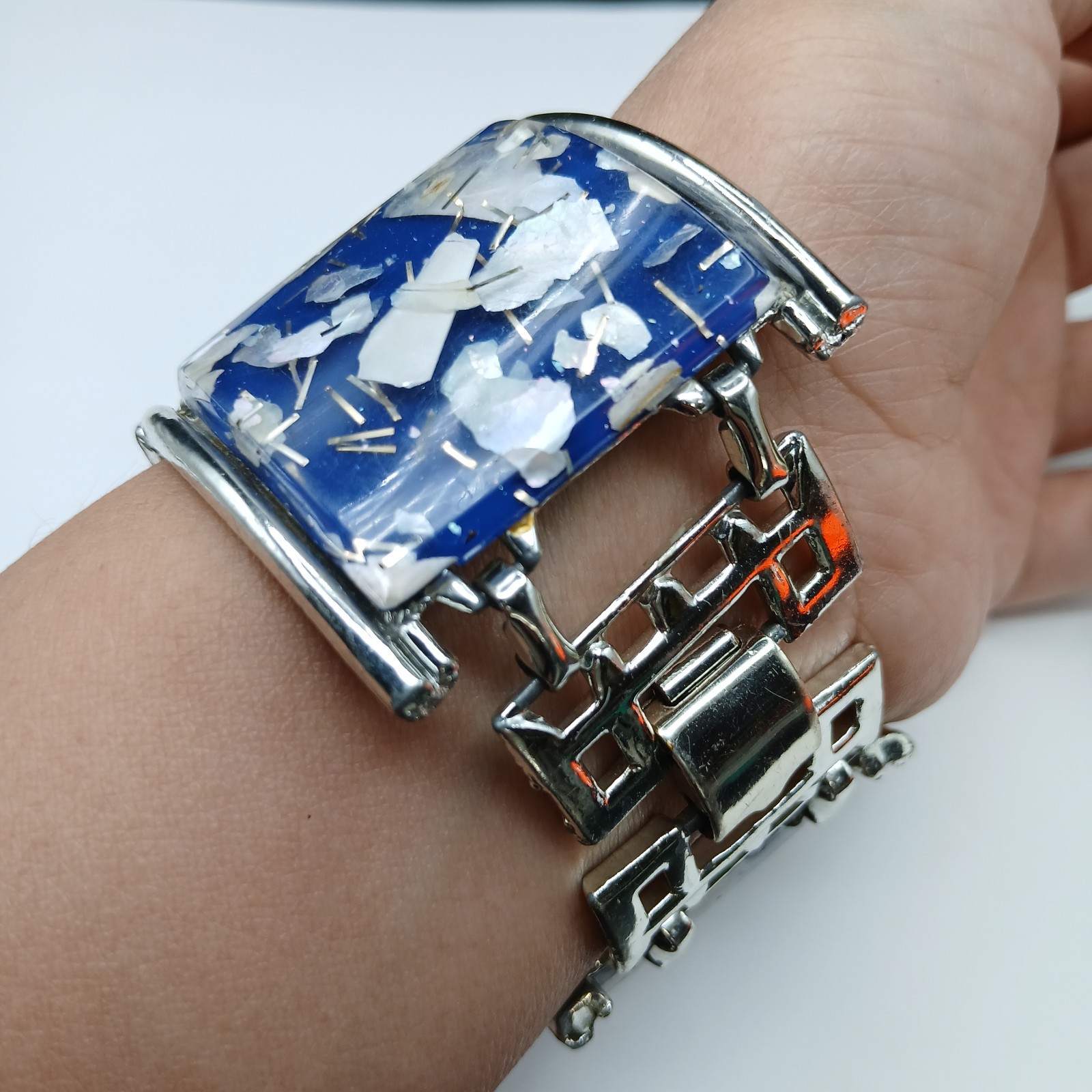 Vintage Lucite Blue White Glitter Confetti Chunky Silver Tone Square Bracelet
