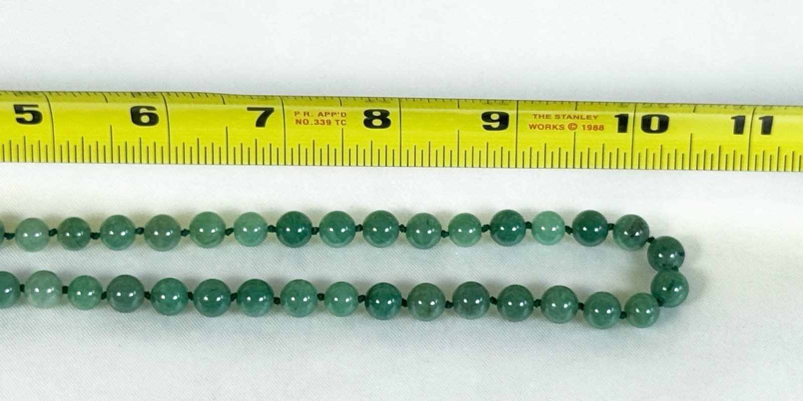 Vtg GREEN JADEITE JADE BEADED NECKLACE 6.8mm width 20” long 36.34 grams MINT