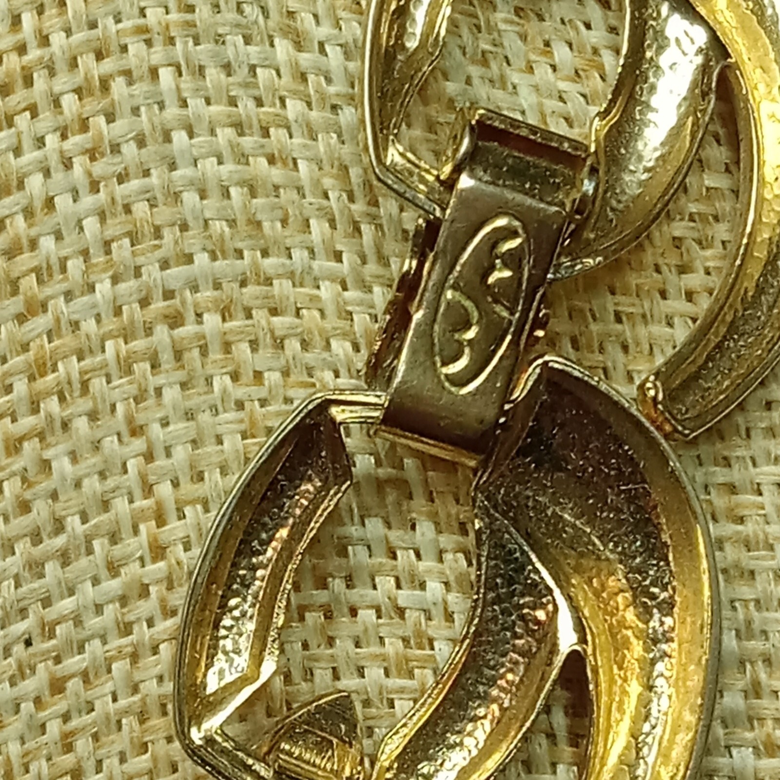 Vintage Jewelry Signed WM Gold Tone Link Necklace. 3709