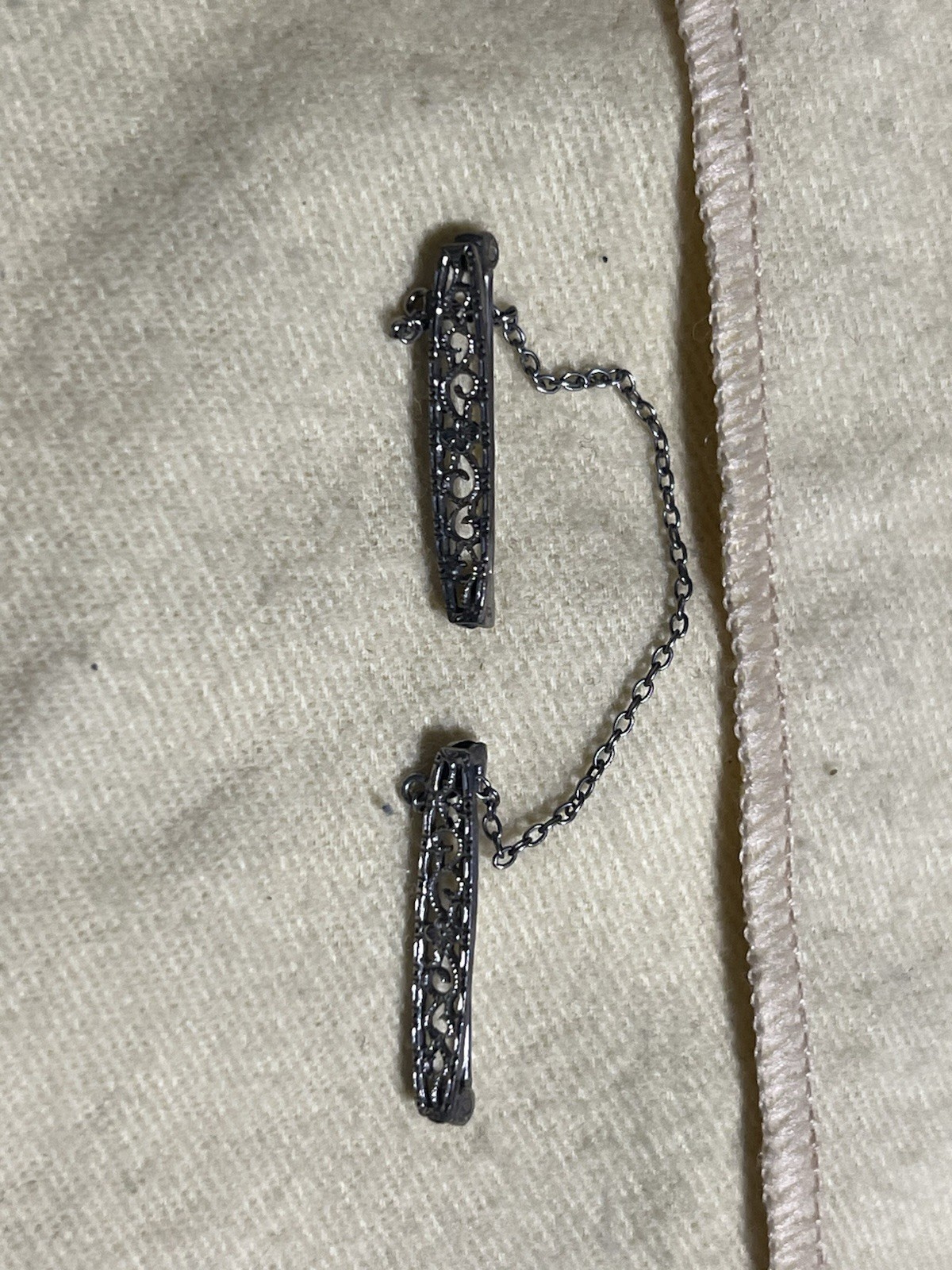 Vintage Women’s Silver Metal Dress Clip Set with Chain Double Clip