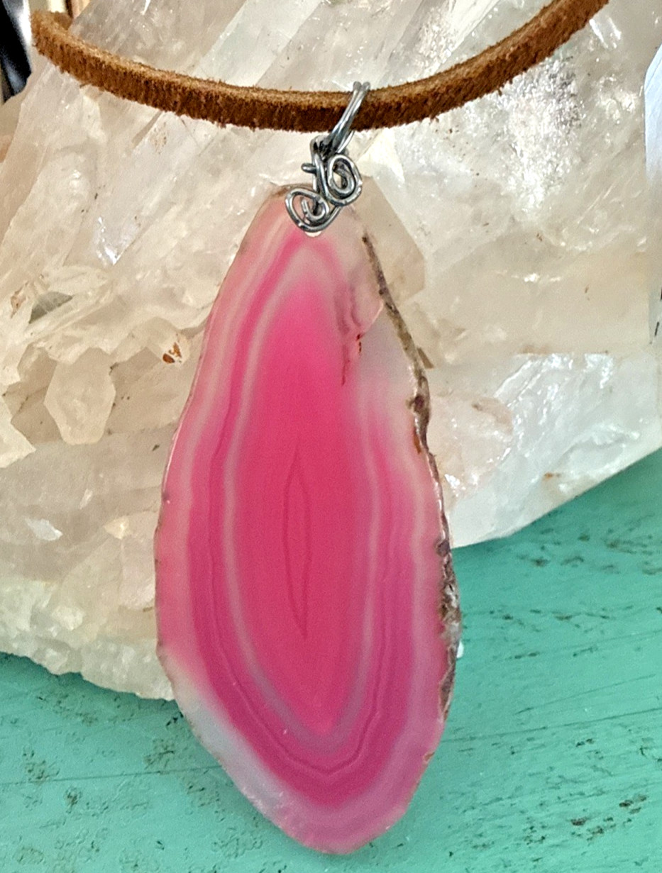 AMAZING PINK AGATE SLICE NECKLACE oneofakind Boho Festival Earthy Nature Hippie