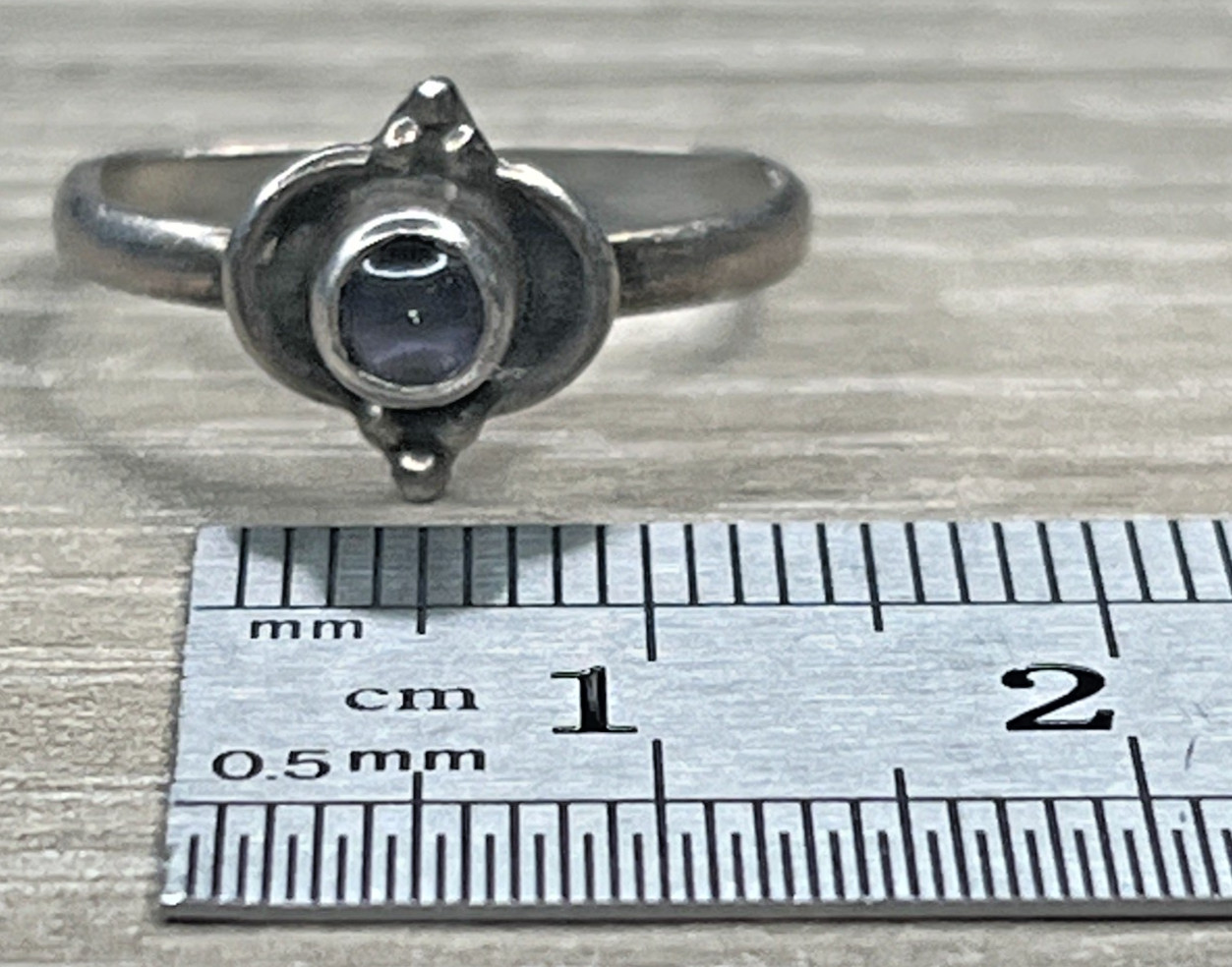 Vintage Sterling Silver 925 Purple Iolite Cabochon Ring Boho Ornate 1.8g SZ 4.5