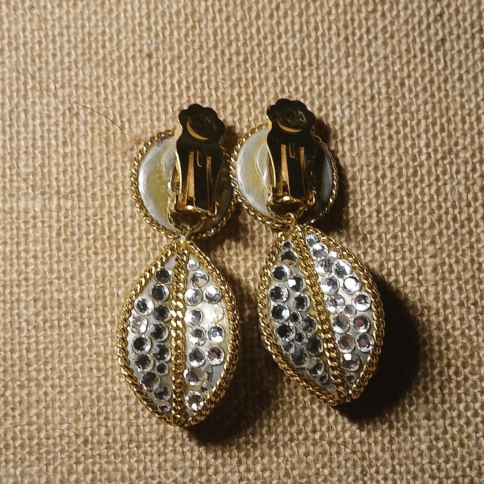 Vintage Richard Kerr Signed Gold Tone Austrian Crystal Clip On Earring Braided