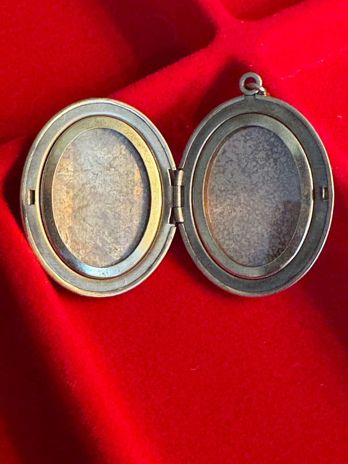 Vintage 12 kt Gold Filled Oval Locket with Etched Floral Design