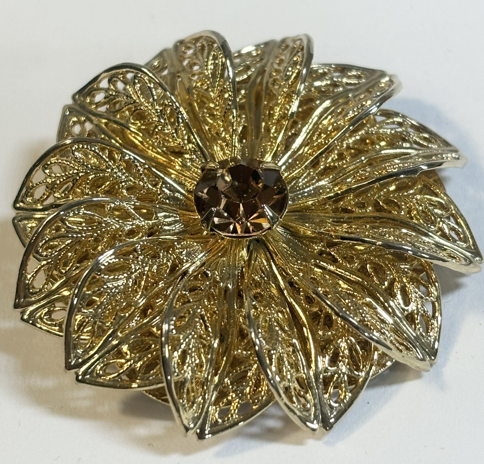 Vntage Gold Tone Crystal Center Flower Scarf Clip 39mm
