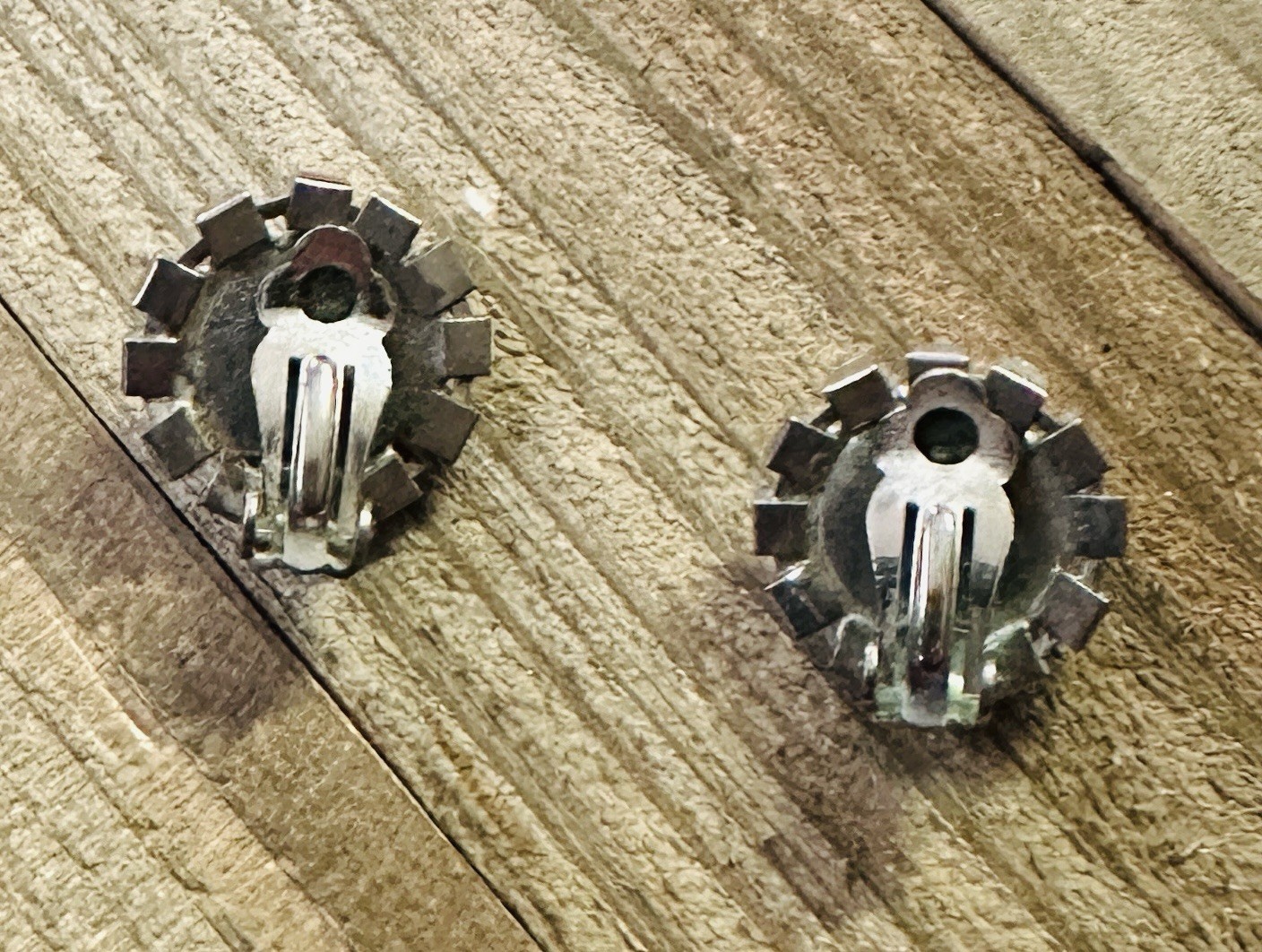 Vintage Faux Pearl Rhinestone Clip On Earrings Silver Tone 3/4”