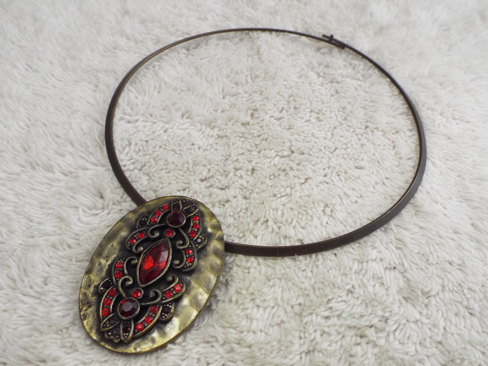 Brass-tone Red Rhinestone Pendant Collar Necklace (A13)