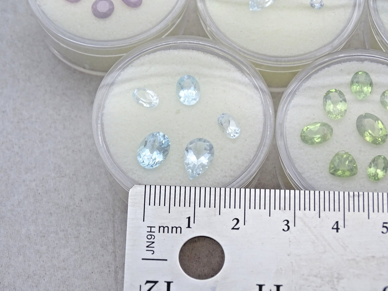(10) ASSORTED COLORED STONES / FEDEX FREE SHIPPING