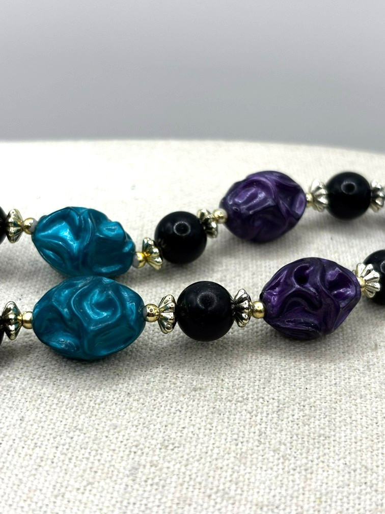 Vintage Purple Teal Blue Black And Silver Tone Crinkled Bead Necklace 24 Inch