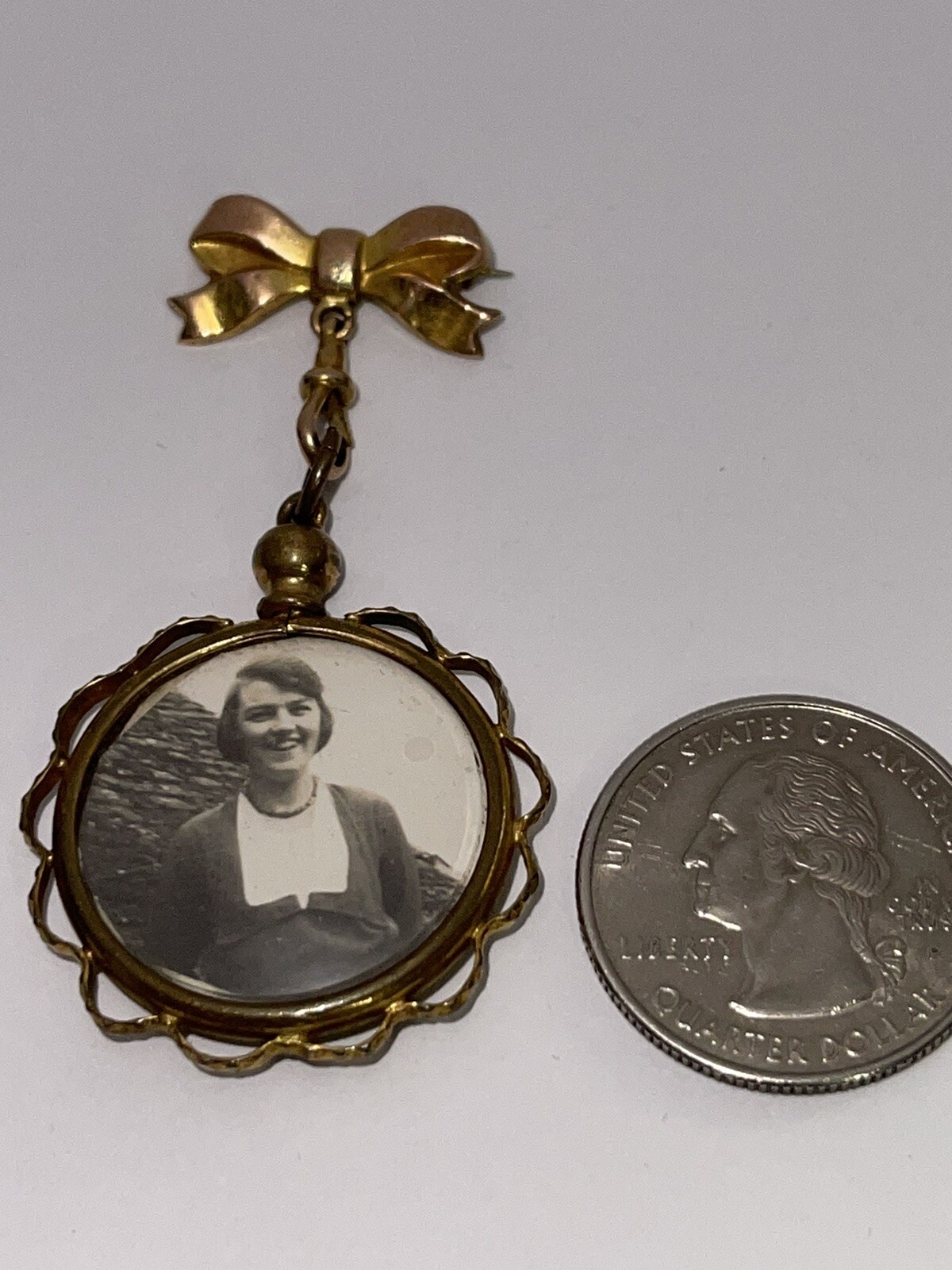 Antique A.J.C 9 Carat Gold Art Nouveau Double Portrait Photos Bow Pendant Brooch