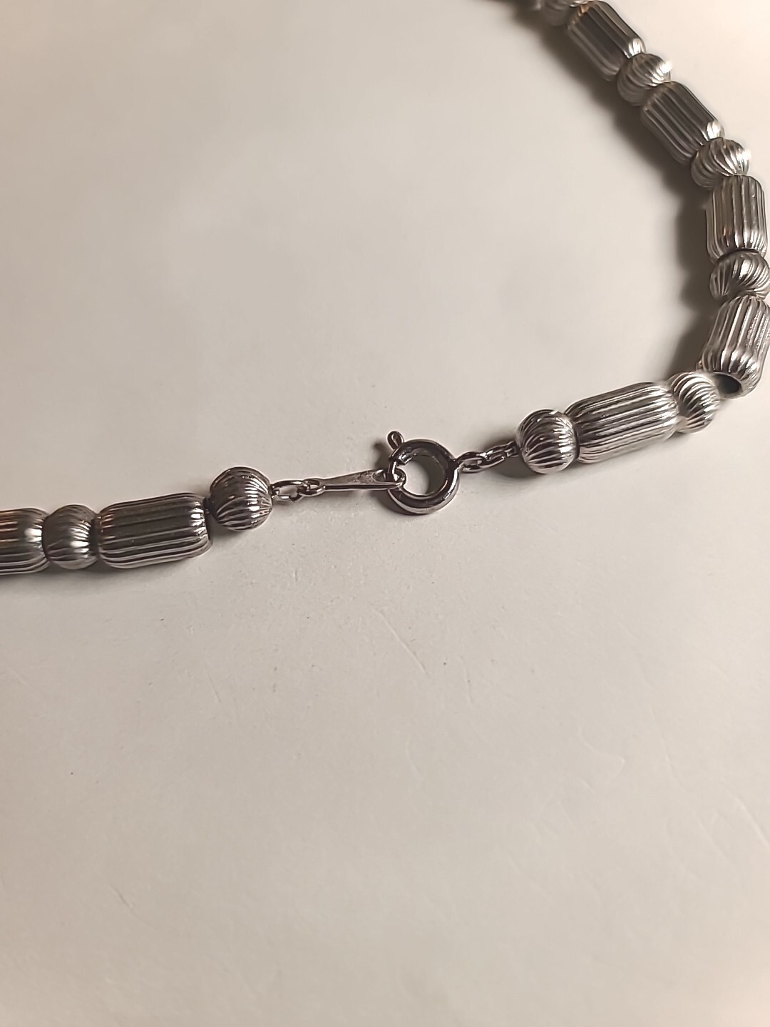 Vintage Textured Silver-tone Metal Beads 18″ On Chain Necklace