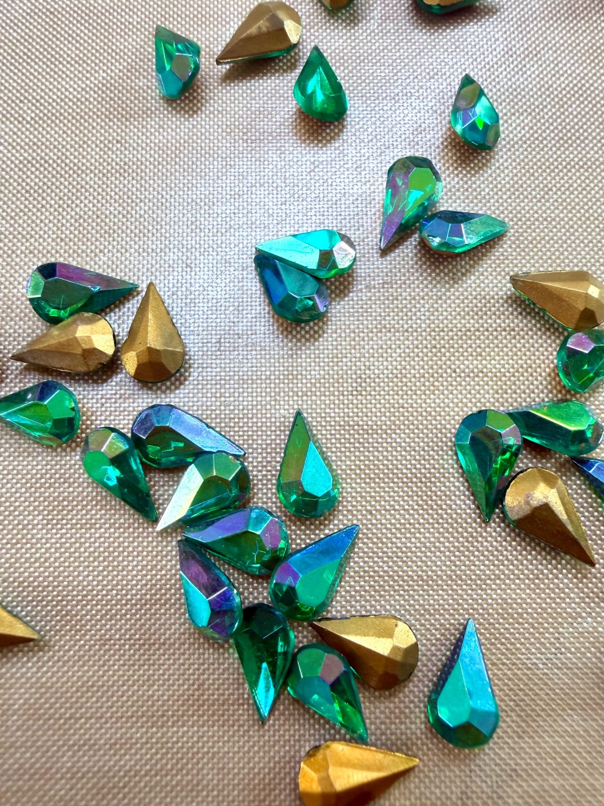 55 Vintage Emerald AB Pear Rhinestones 10x6mm Pointed Back Glass Stones NOS Jewe
