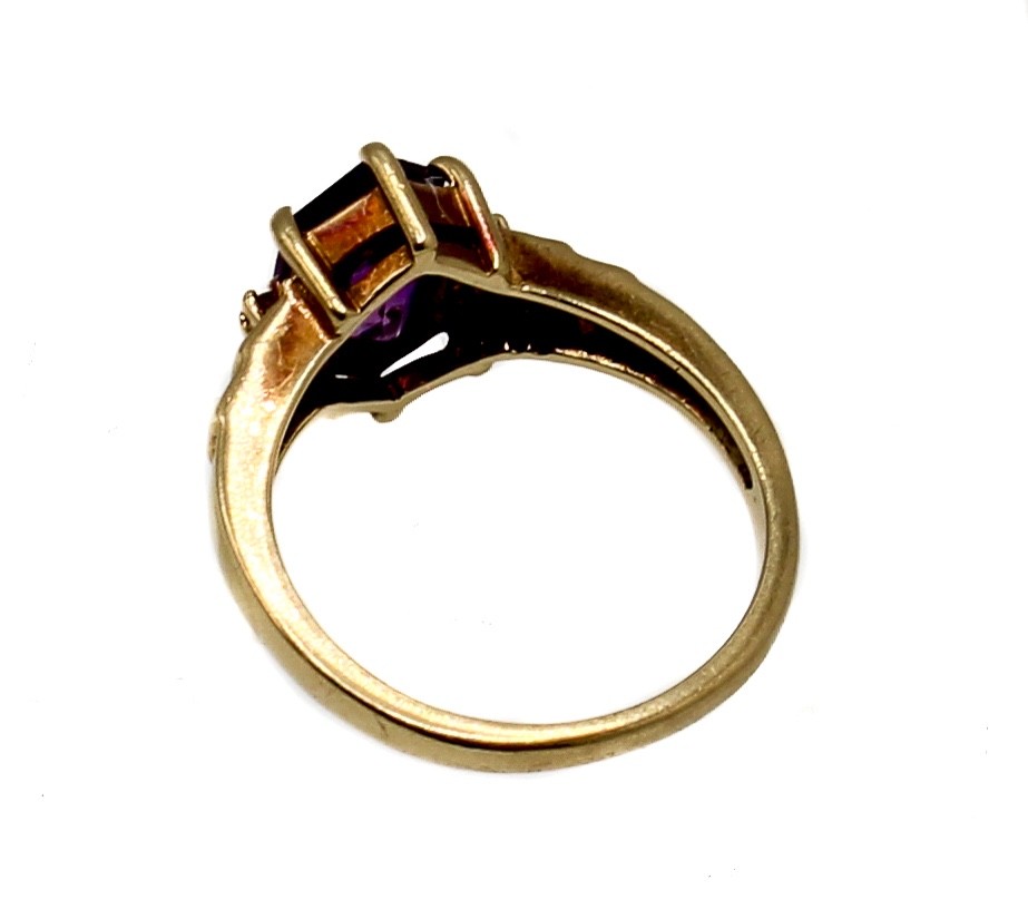 Vintage PSCO 10K Gold Ring Hexagon Purple Glass Stone Diamond Accents Size 6