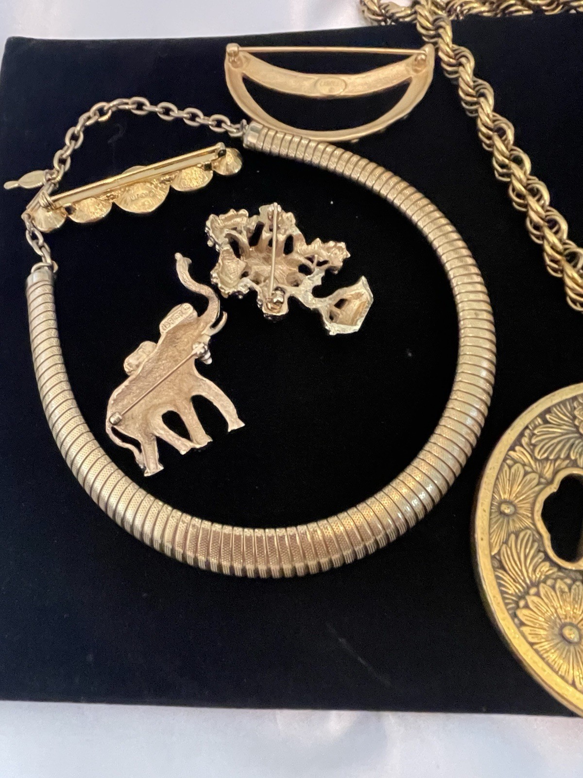 VTG Gold Tone Jewelry Lot ALL SIGNED Napier Marvella Amway AJC Carolee Whiting D