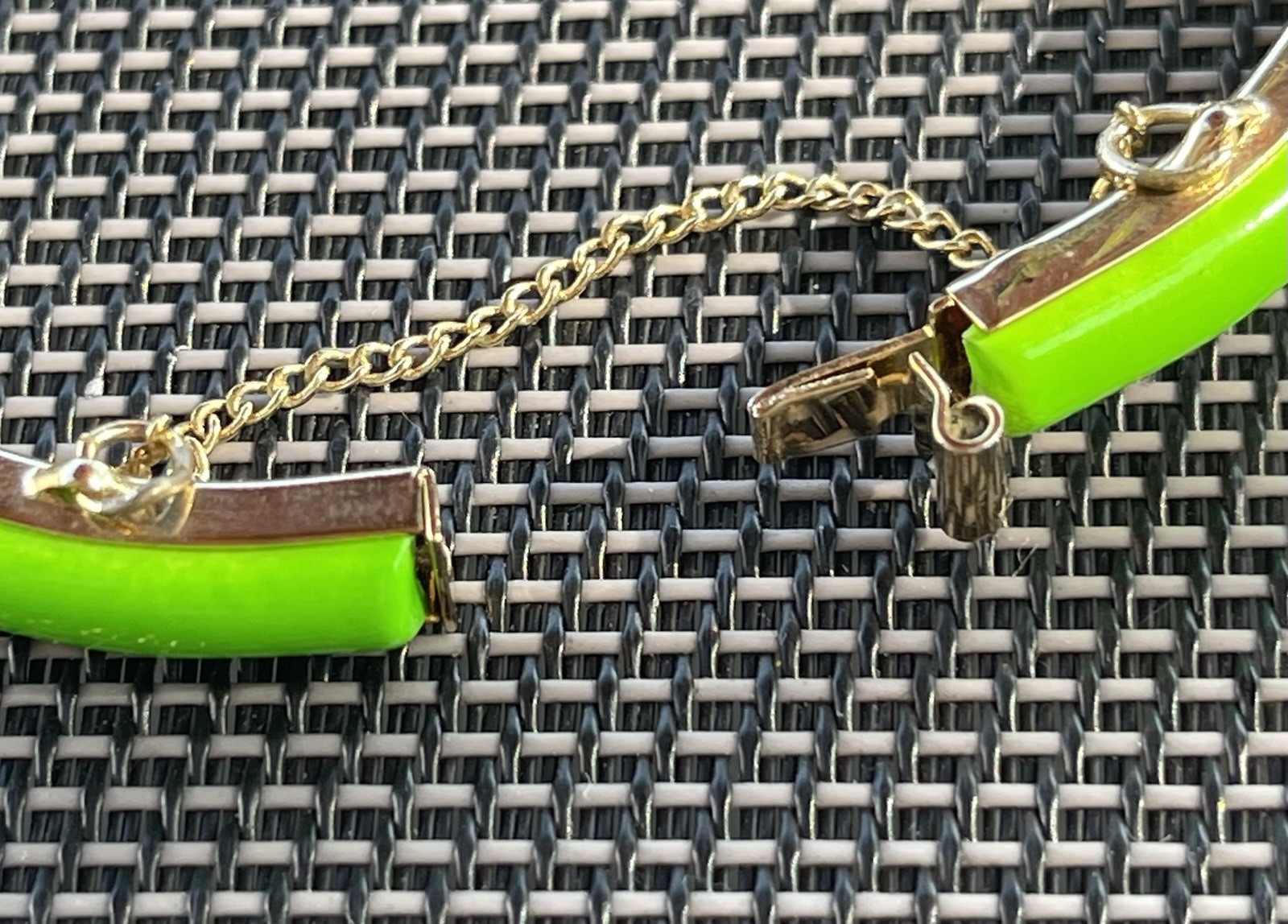 Vintage Lime Green Enamel Flower Bracelet And Clip On Earrings Set 60s