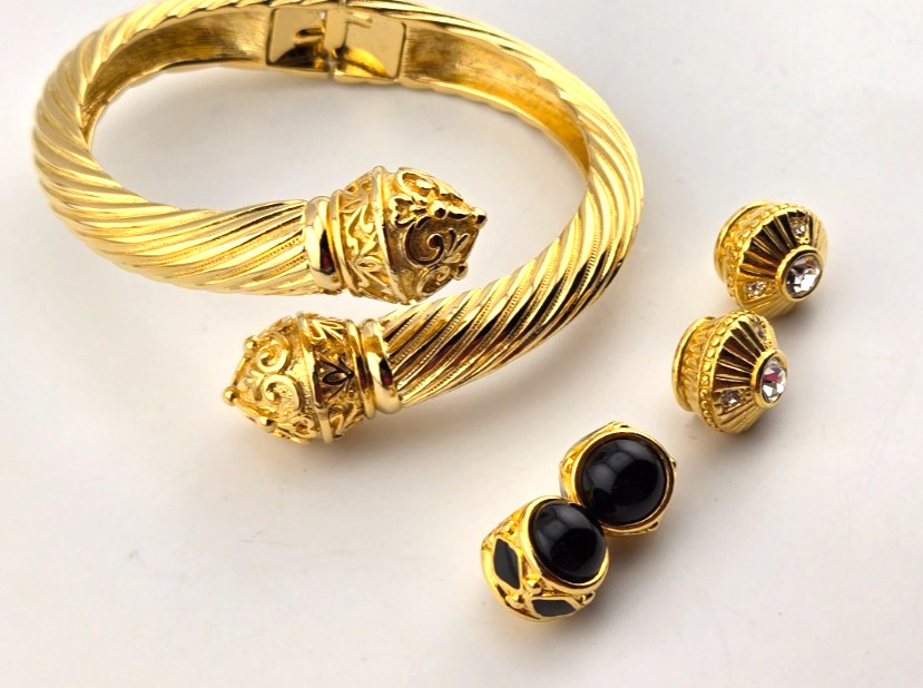 Joan Rivers Gold Plated Cuff Rope Bracelet Hinged 3 Sets of End Caps Signed
