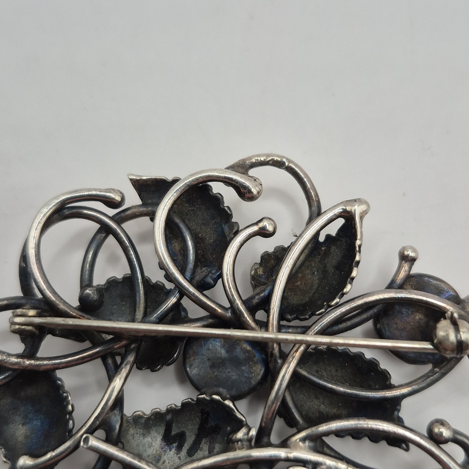 Vintage Sterling Silver 925 Leaf Nature Dark Red Garnet Cabs Filigree Pin Brooch