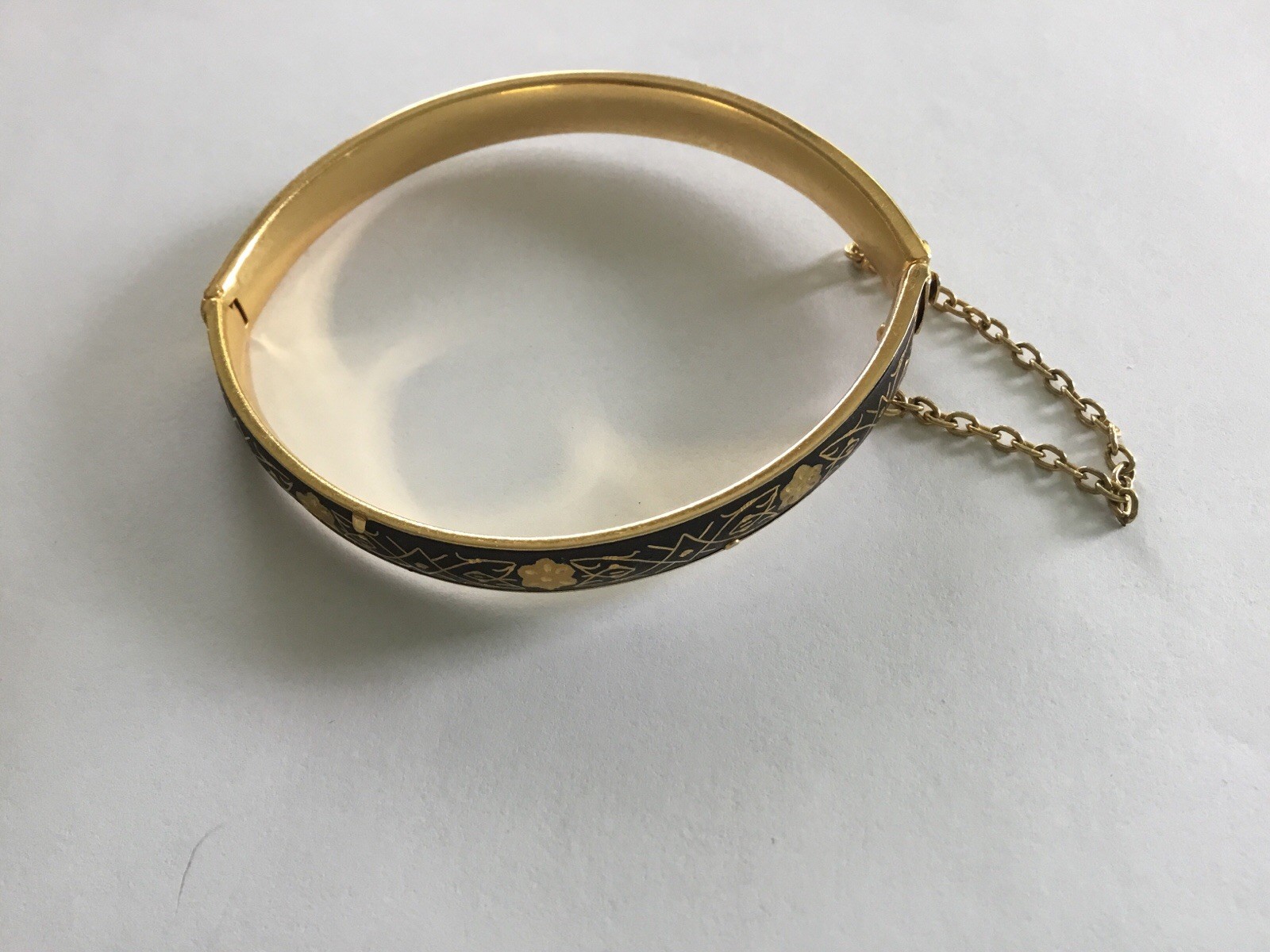 VINTAGE DAMASCENE Gold Inlay Bangle Bracelet Hinged Opening 1960s