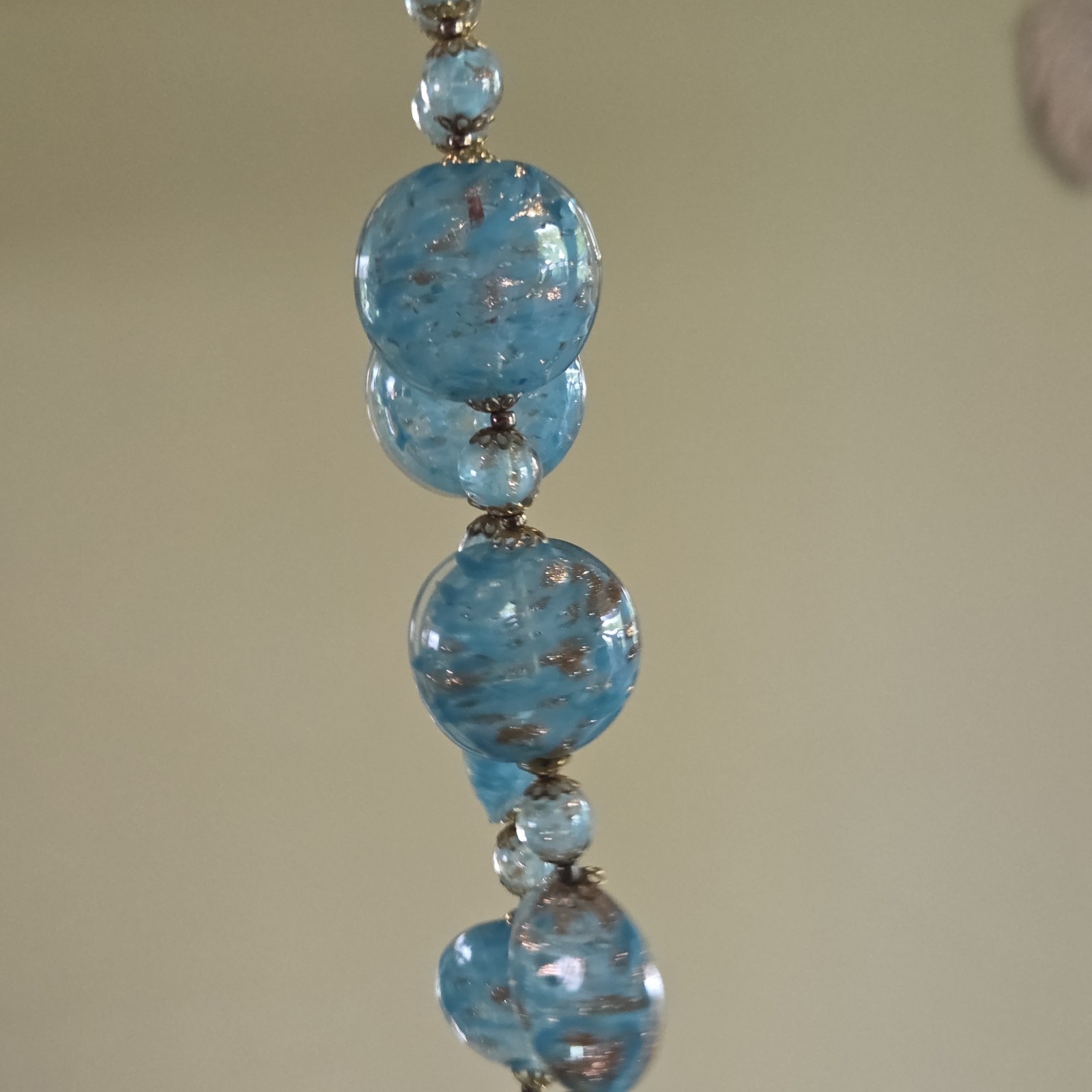 Vtg Light Blue Gold Foiled Venetian Art Glass Necklace & Clip-On Earrings Italy
