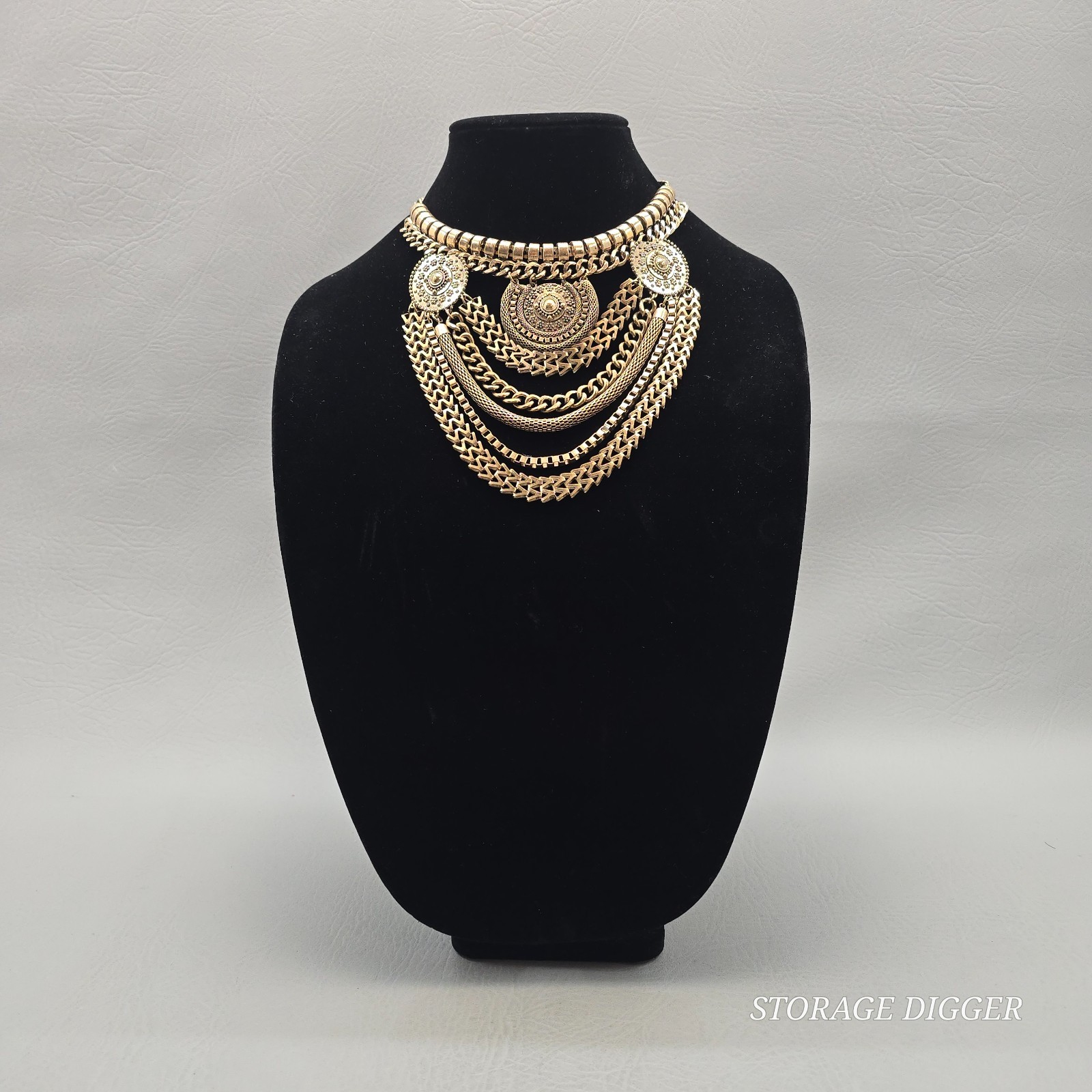 VTG Chunky Statement Multi-Strand Gold Tone Chains Collar Bib Choker Necklace