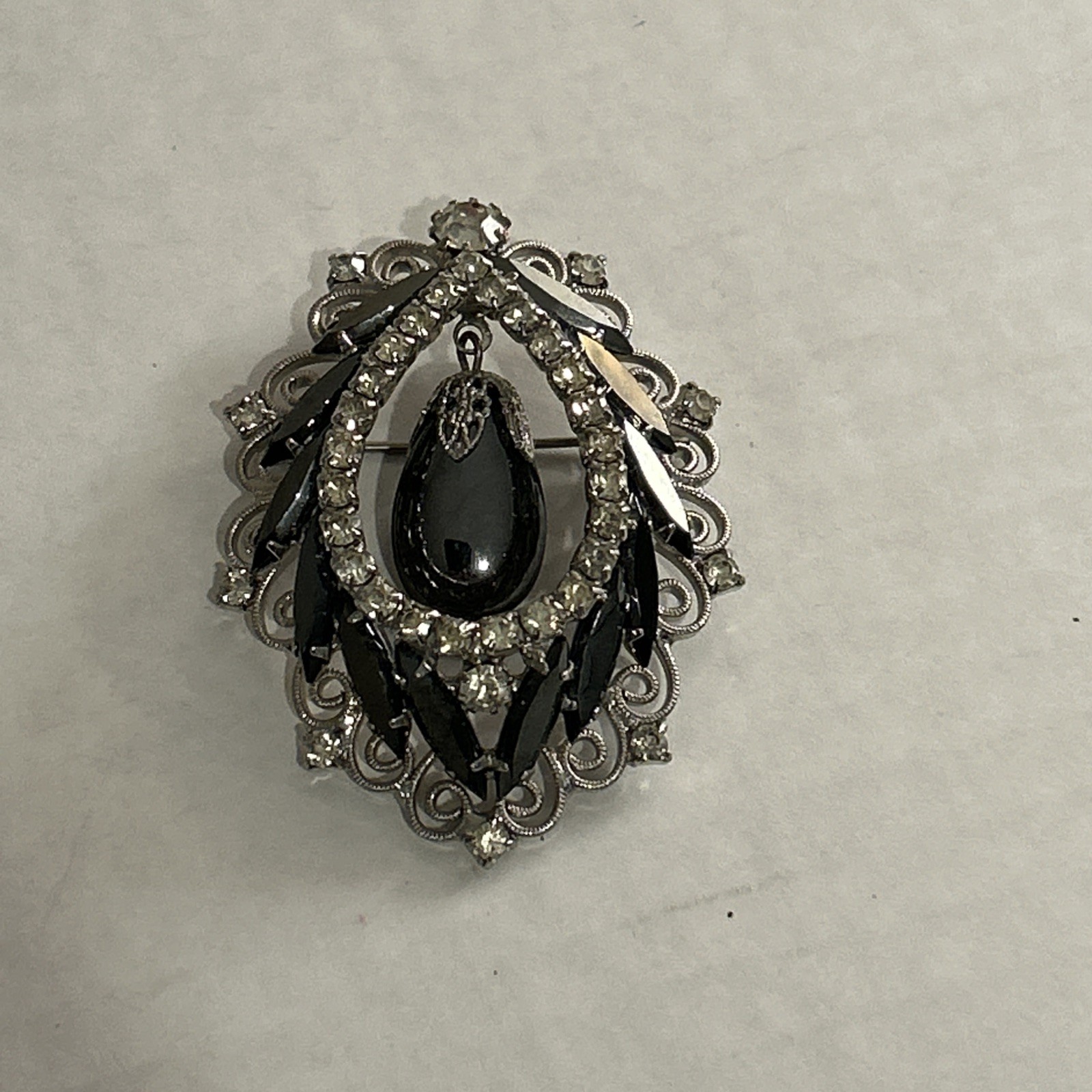 Vintage Juliana (DeLizza & Elster) hematite and rhinestone dangle brooch