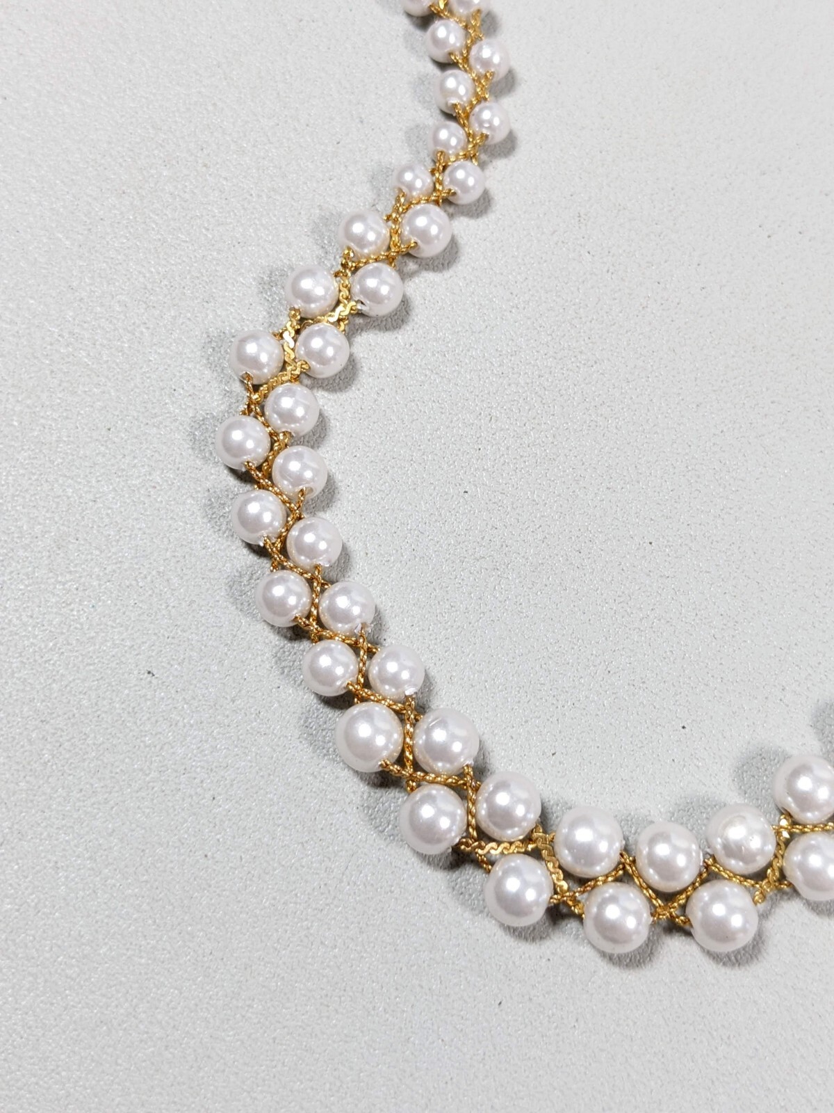 Vintage Vold Tone White Acrylic Faux Pearl Woven Style Braided Necklace 17.5 in