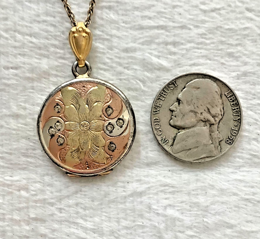 Antique 1/20 12K Yellow Gold Filled Chain 18″ Photo Locket 3 Tone Etched Floral
