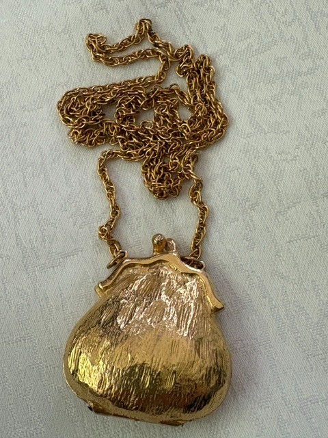 Vintage Gold Purse Pendant Necklace Opens No Plating Loss 29” Chain 50g