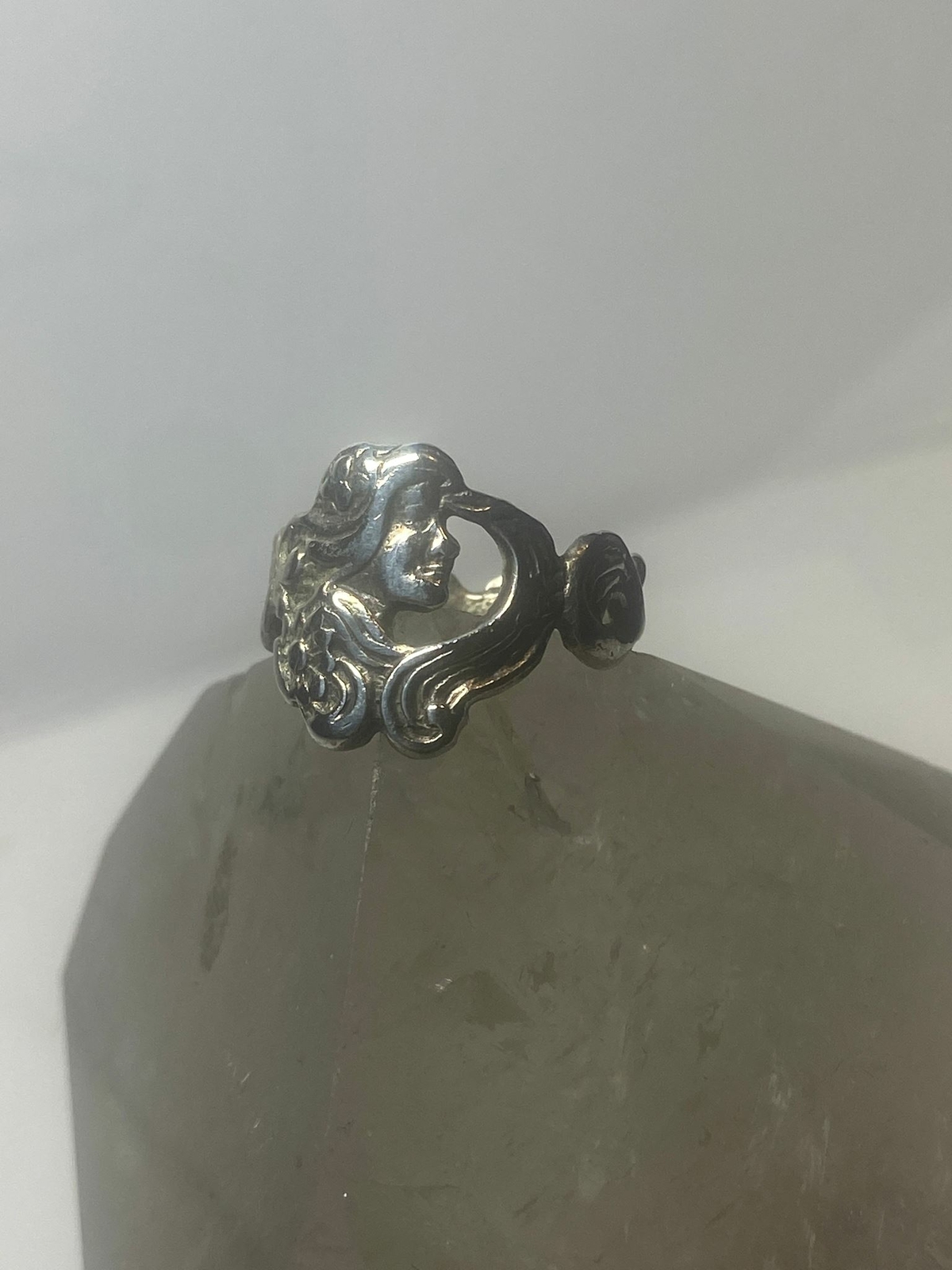 Lady face ring Art Deco influences floral band sterling silver women girls