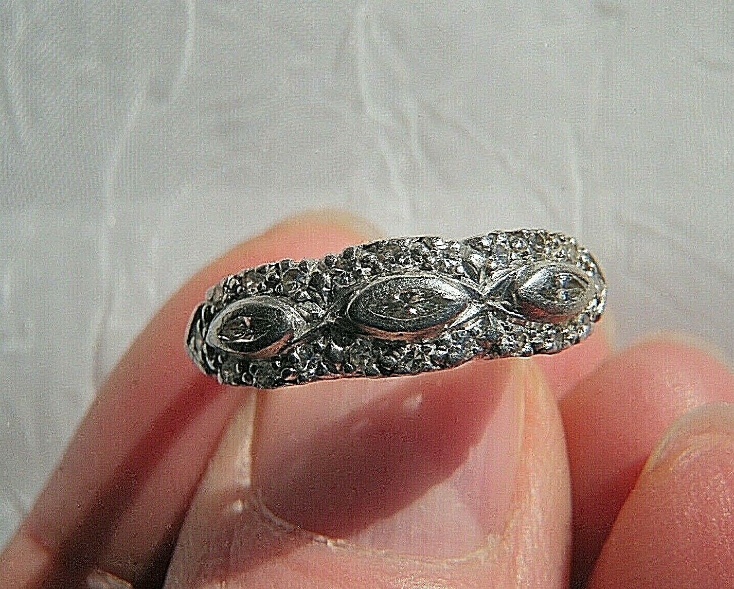 RARE LOVELY ART DECO ANTIQUE PLATINUM DIAMOND WEDDING BAND or RIGHT HAND RING!