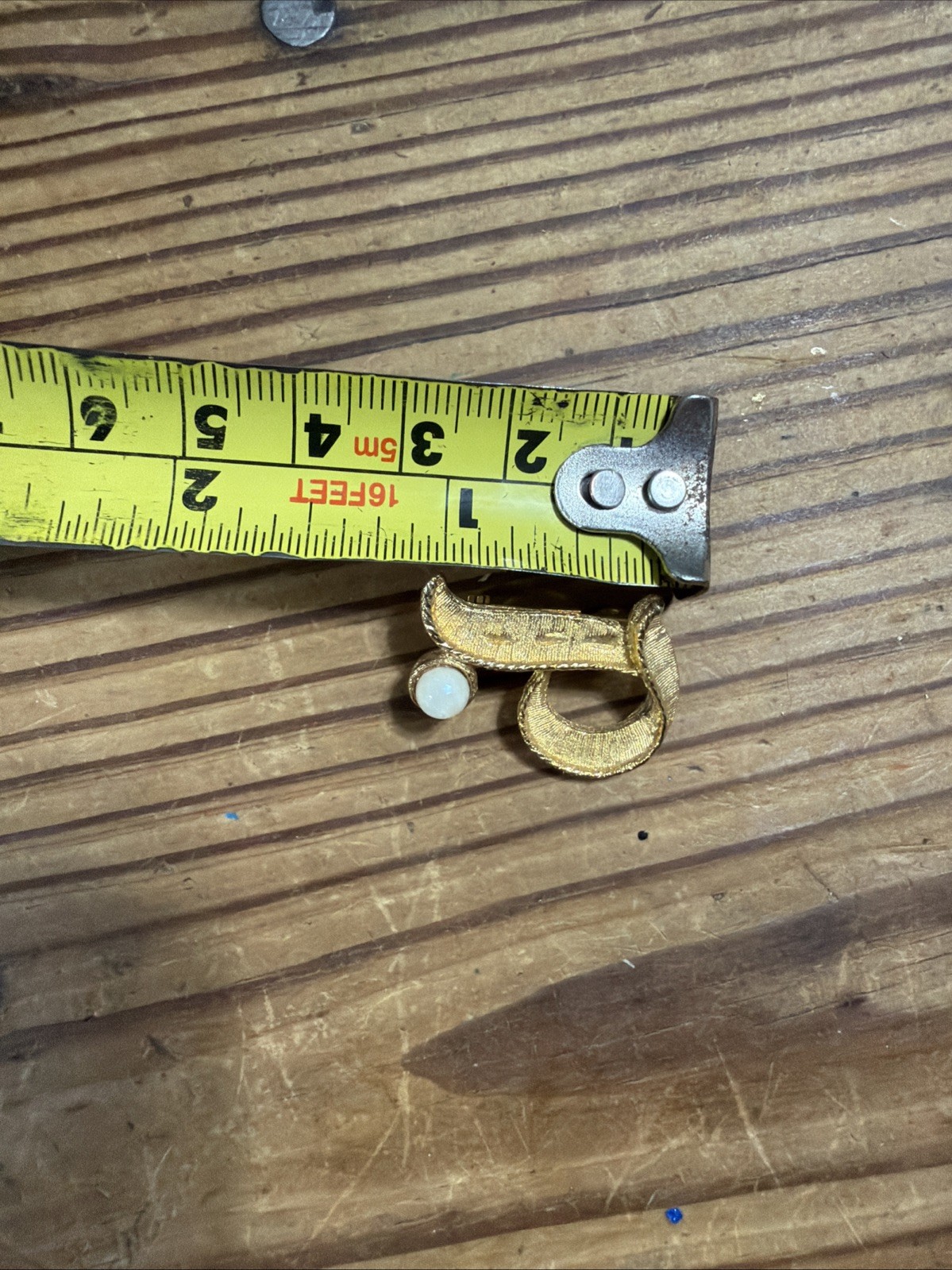 Vintage Textured Gold Toned Initial Letter P Pin Faux Pearl 15-l
