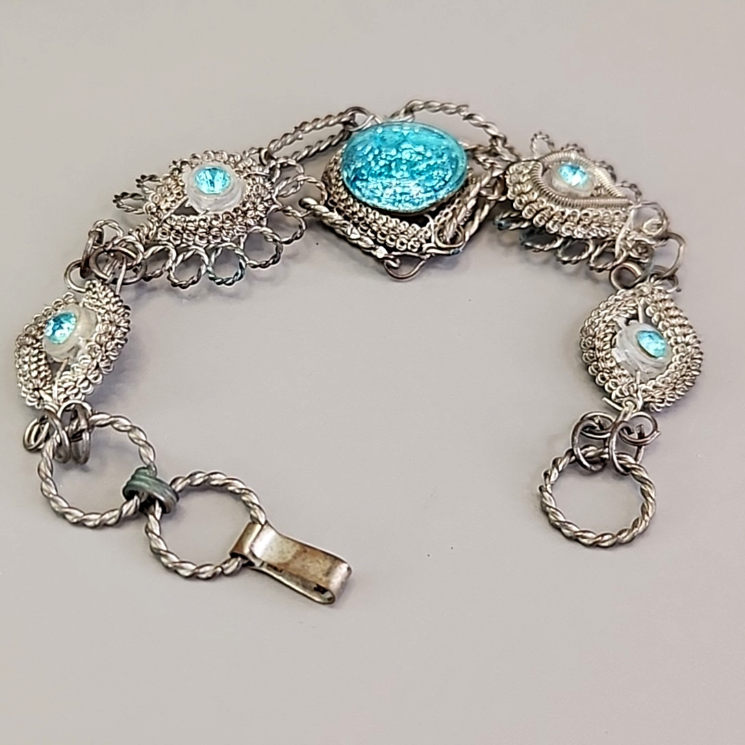 Vintage Mexican Wire Wrapped Bracelet Silver Plated Cannetille Blue Glass 6.5″