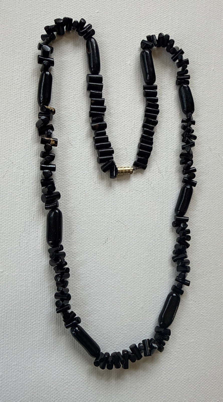 Vintage Natural Black Coral Geometric Beaded Necklace Gold Tone Barrel Clasp 21”