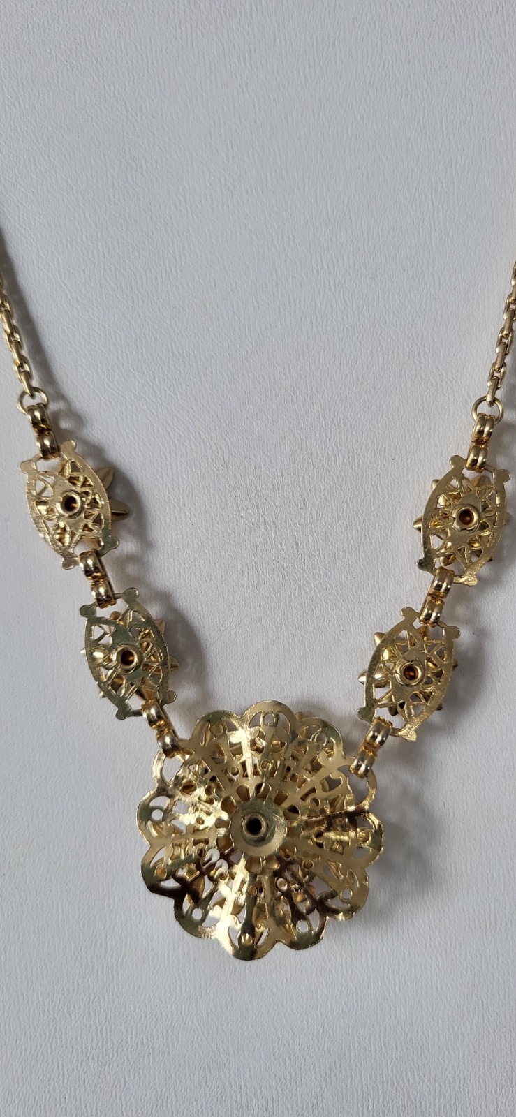 VTG MULTICOLOR ENAMEL DAISY NECKLACE